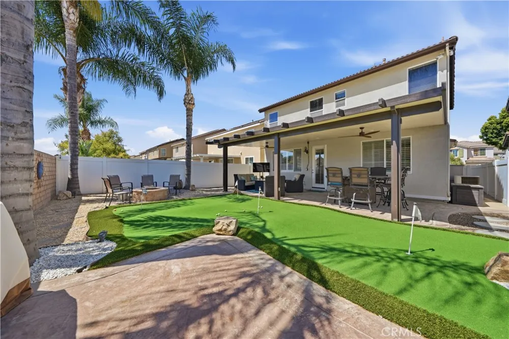 315 Camino De La Luna Perris, CA 92571