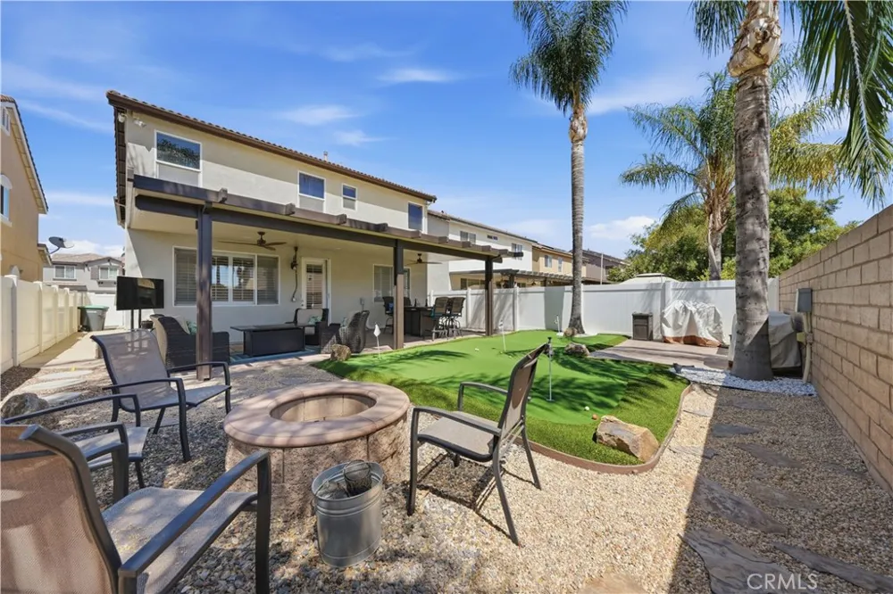 315 Camino De La Luna Perris, CA 92571