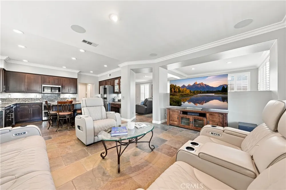 315 Camino De La Luna Perris, CA 92571