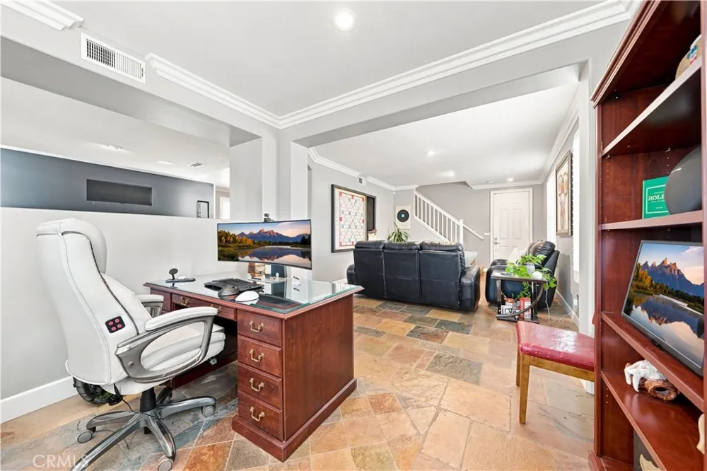 315 Camino De La Luna Perris, CA 92571