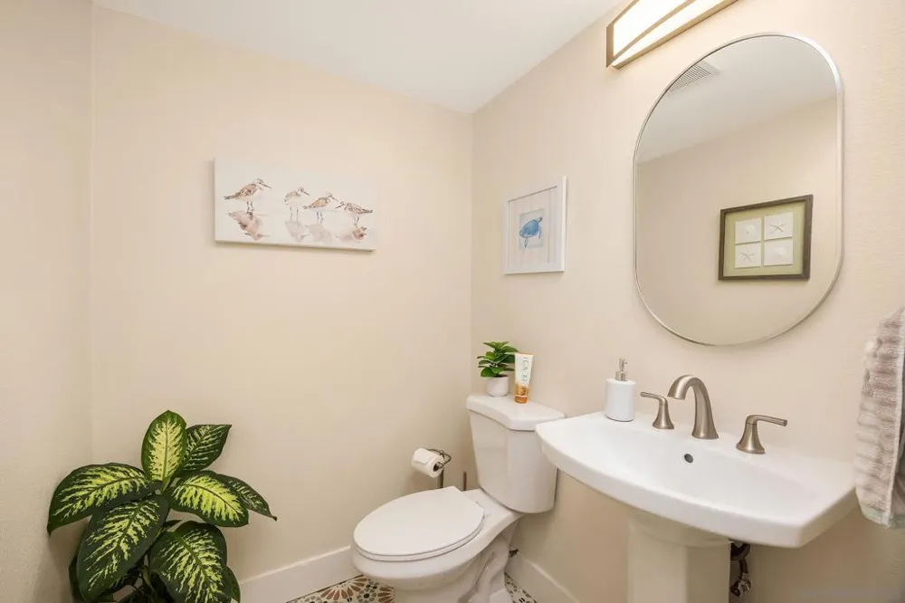 4985 Alicante Way Oceanside, CA 92056