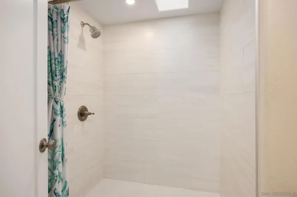 4985 Alicante Way Oceanside, CA 92056