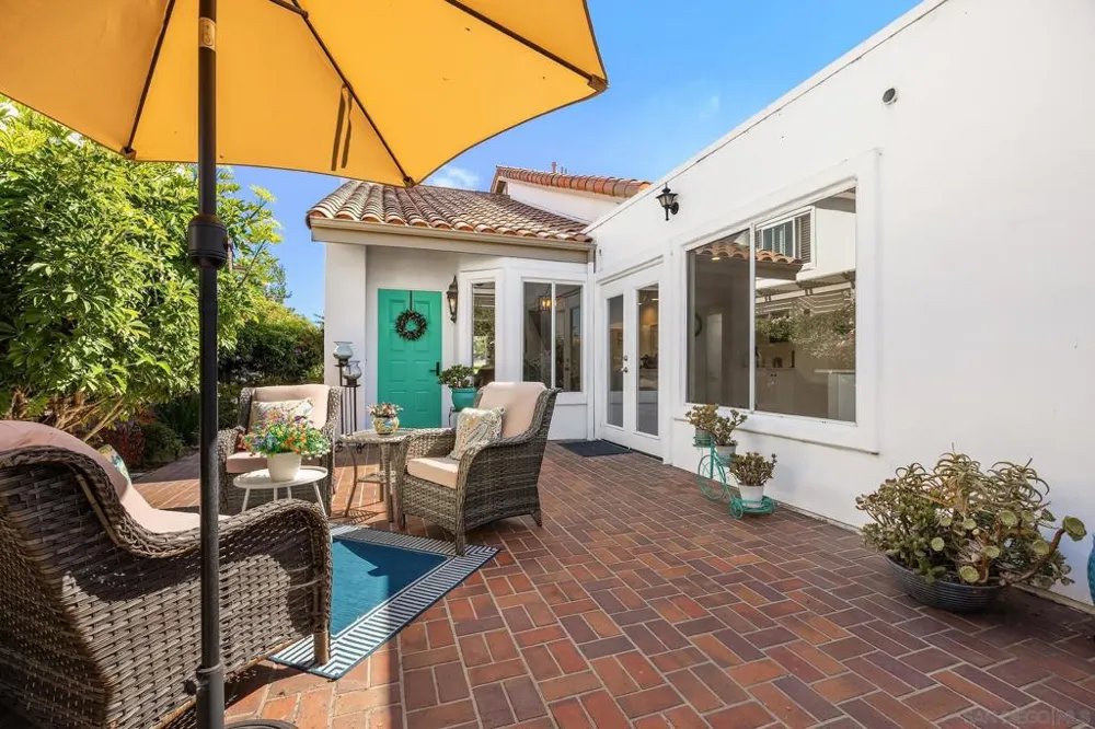 4985 Alicante Way Oceanside, CA 92056