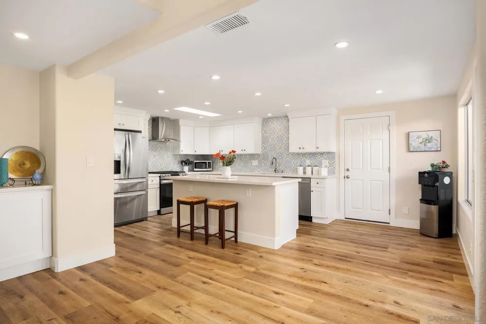 4985 Alicante Way Oceanside, CA 92056