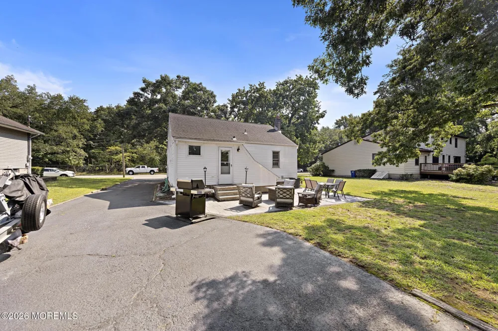 20 Weston Place Eatontown, NJ 07724