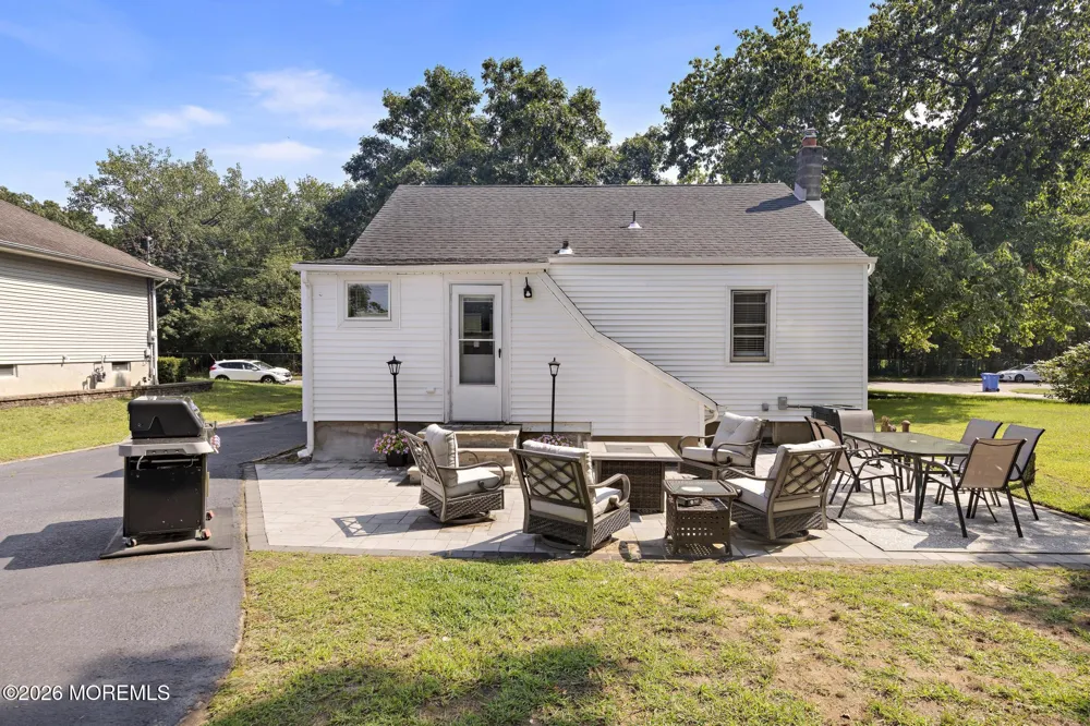 20 Weston Place Eatontown, NJ 07724