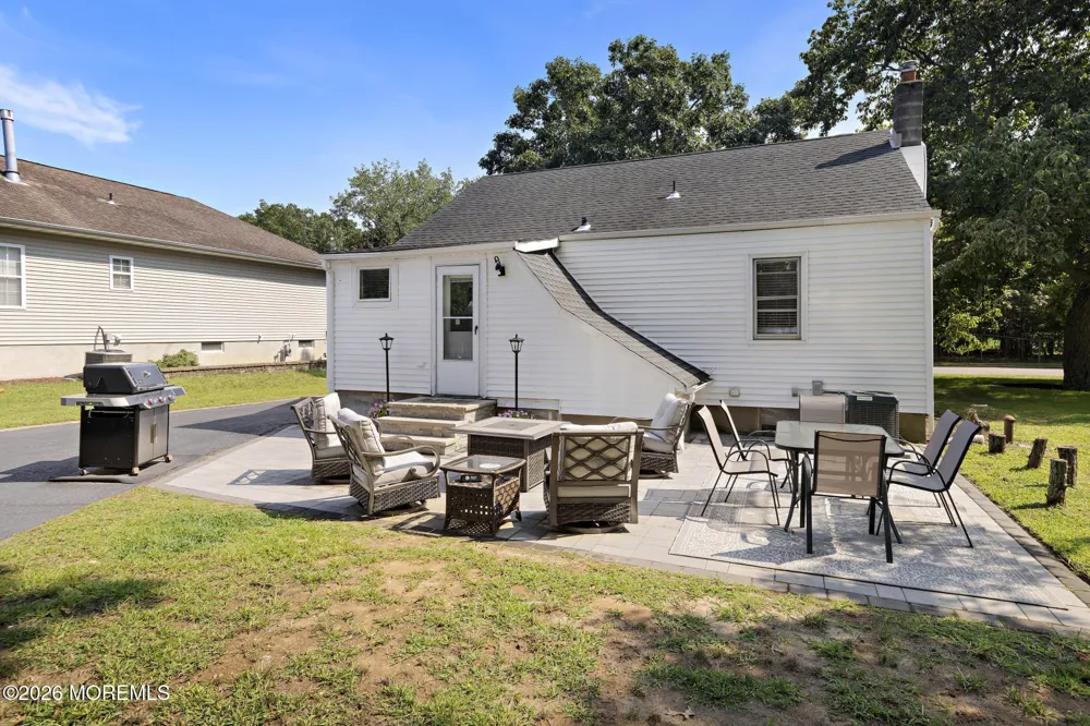 20 Weston Place Eatontown, NJ 07724