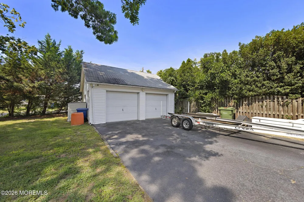 20 Weston Place Eatontown, NJ 07724