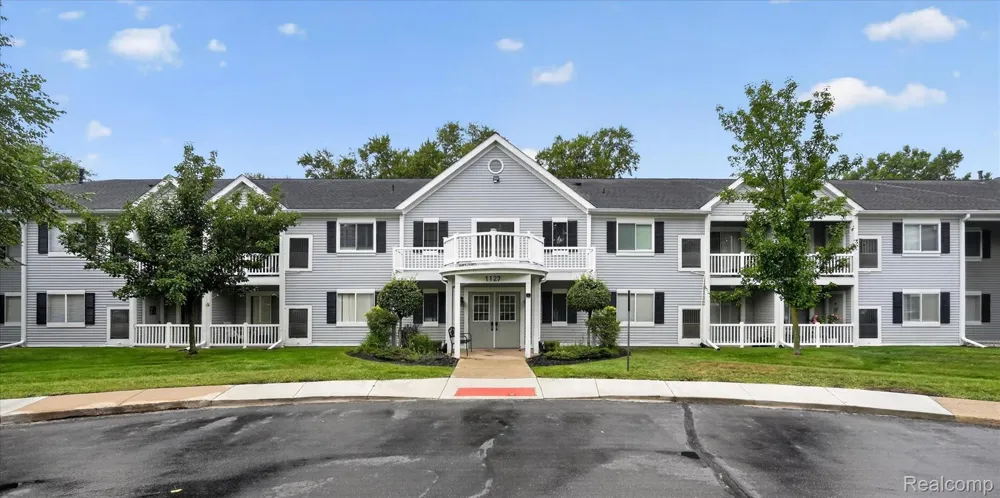 1127 South Lake Drive #117 Novi City, MI 48377