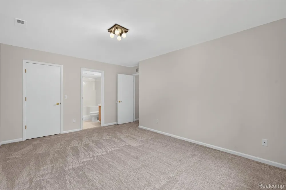 1127 South Lake Drive #117 Novi City, MI 48377