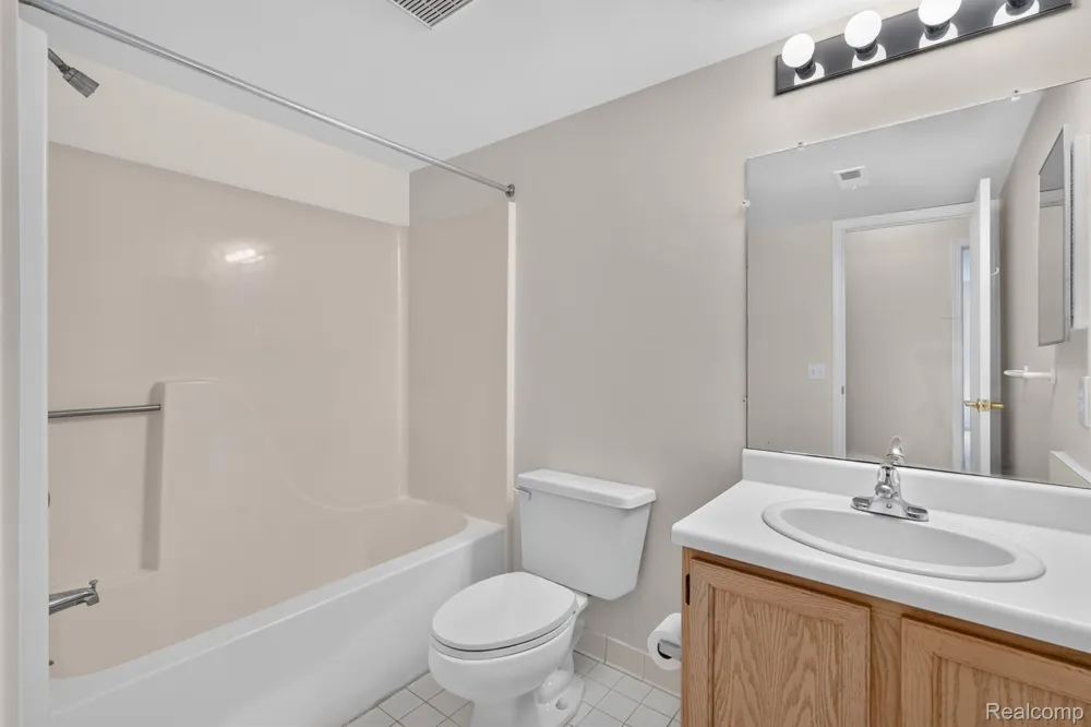 1127 South Lake Drive #117 Novi City, MI 48377