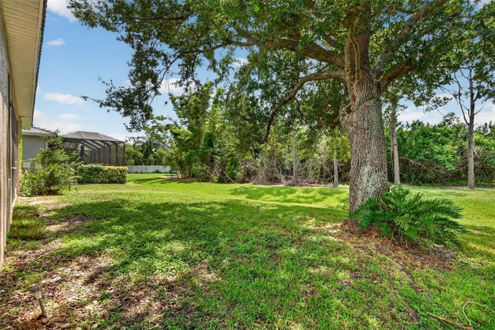 6744 45TH TERRACE E Bradenton, FL 34203