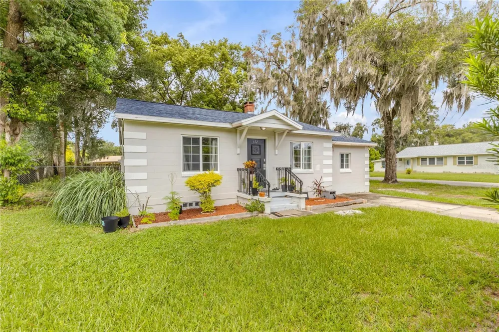 652 STONE STREET Deland, FL 32720
