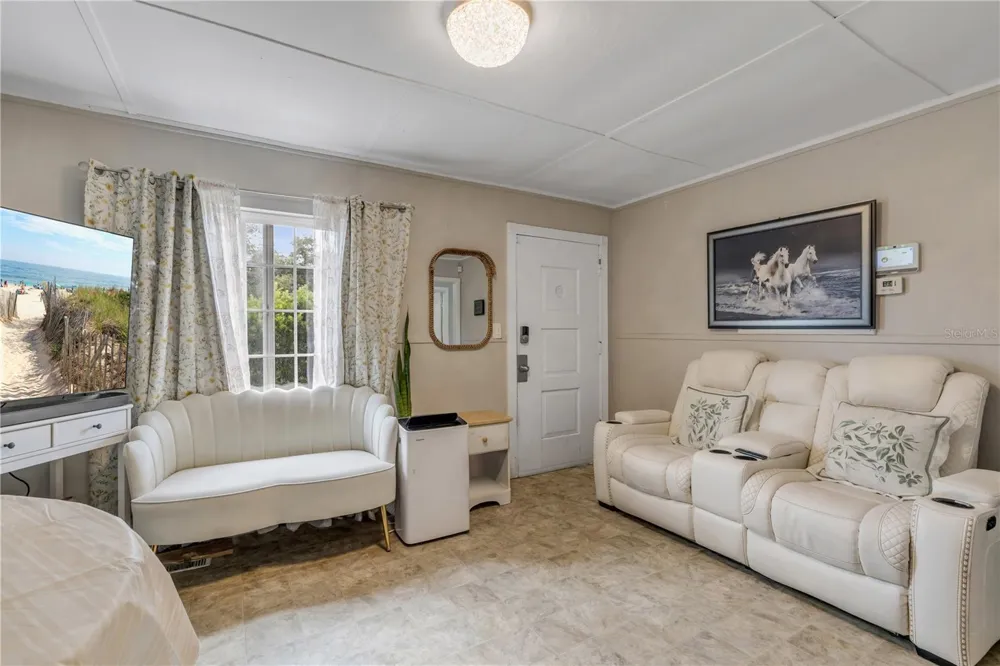 652 STONE STREET Deland, FL 32720
