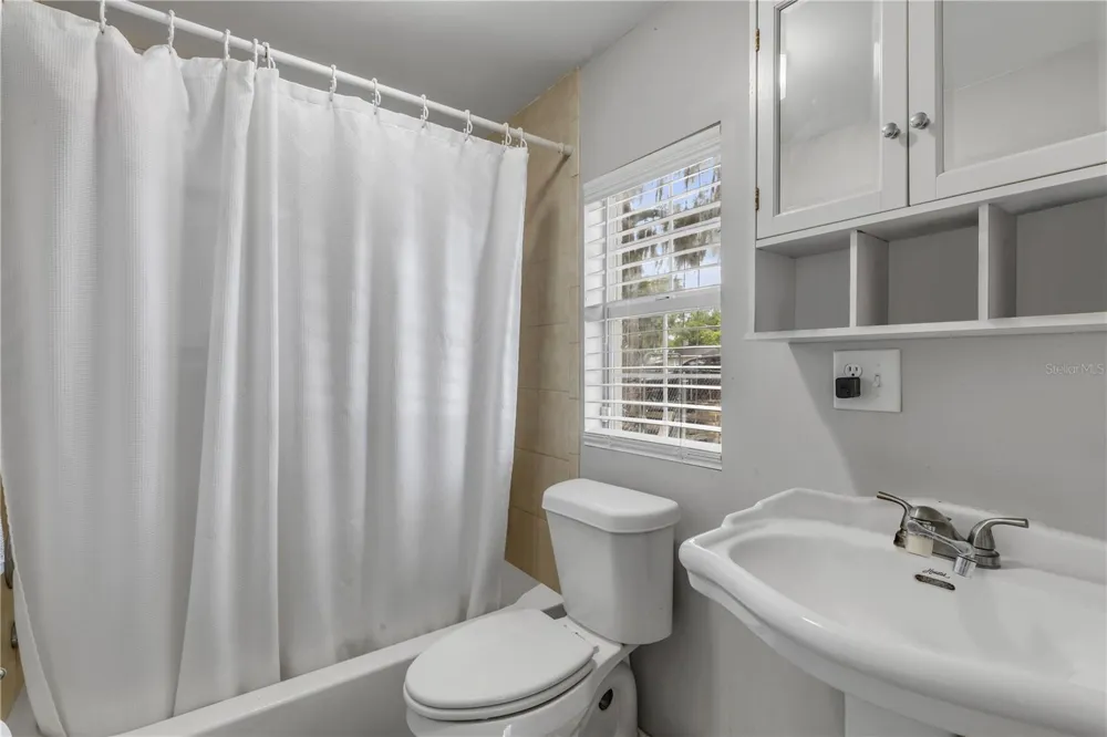 652 STONE STREET Deland, FL 32720