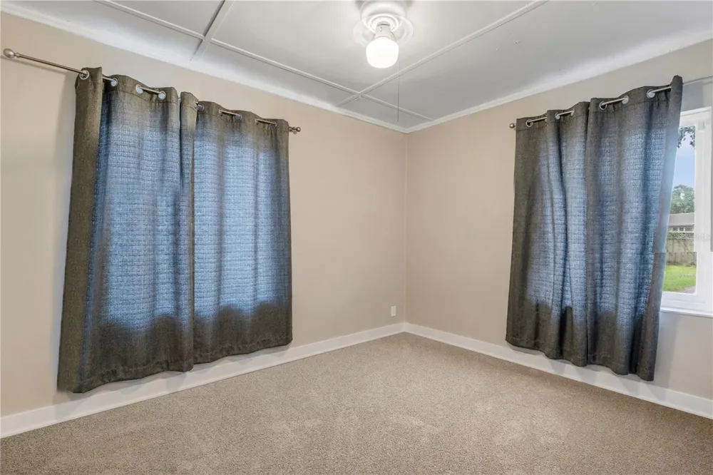 652 STONE STREET Deland, FL 32720