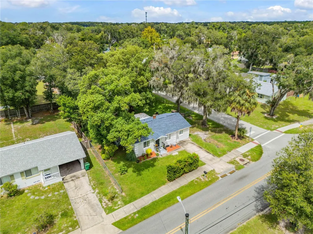 652 STONE STREET Deland, FL 32720