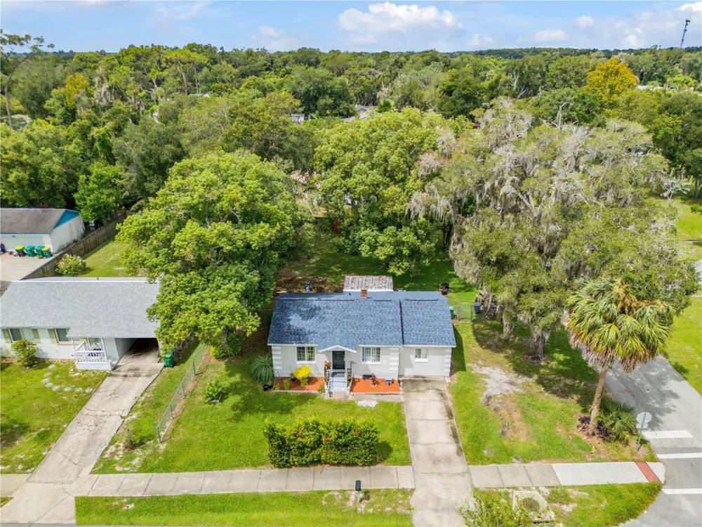 652 STONE STREET Deland, FL 32720