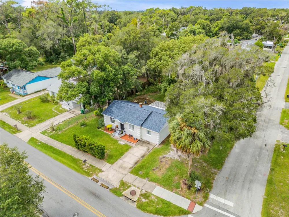 652 STONE STREET Deland, FL 32720