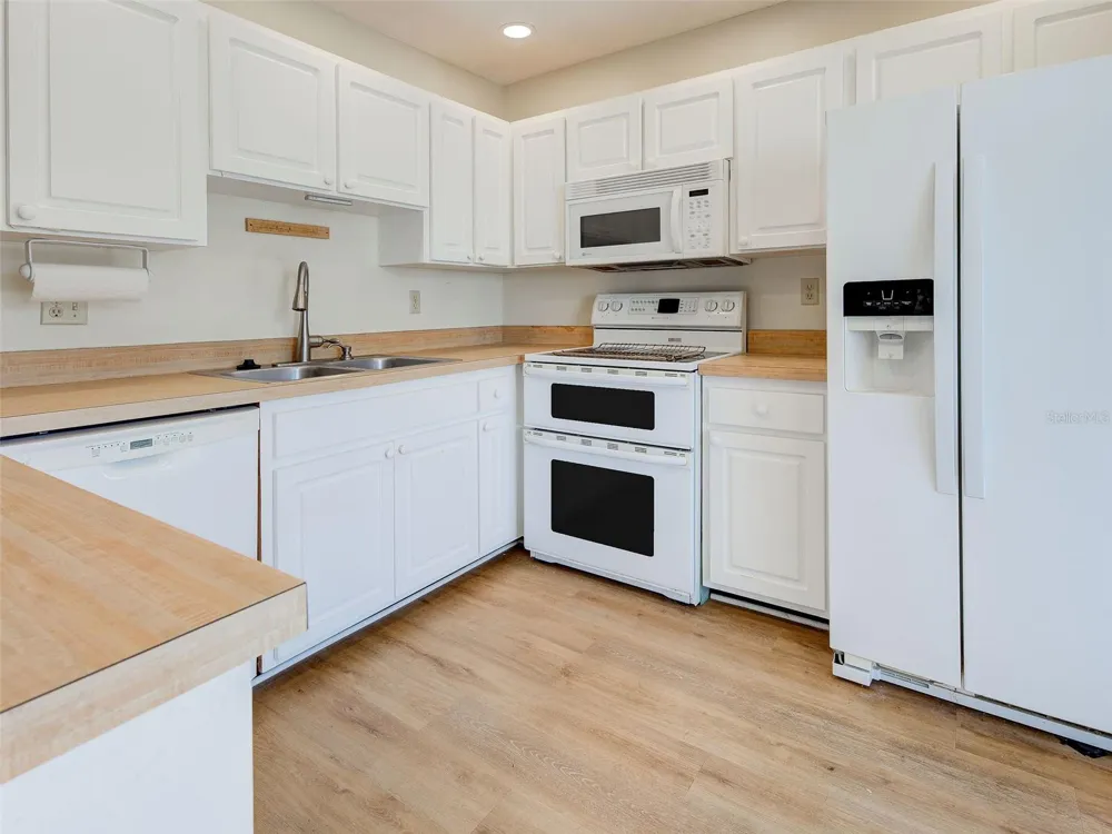 1036 BIRD BAY WAY #281 Venice, FL 34285