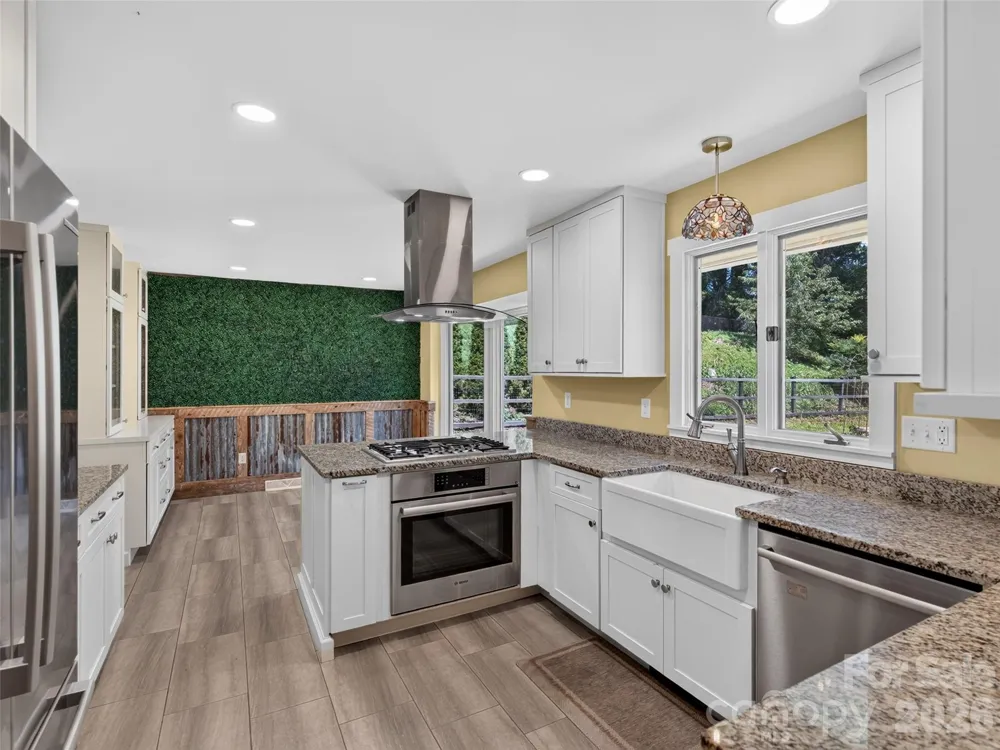 73 Redwood Street Brevard, NC 28712