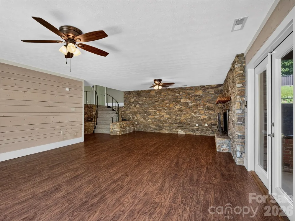73 Redwood Street Brevard, NC 28712