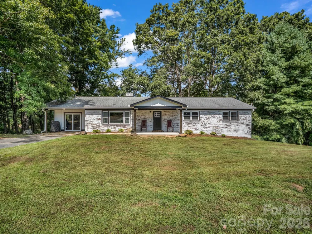 3208 Florida Drive Hendersonville, NC 28792
