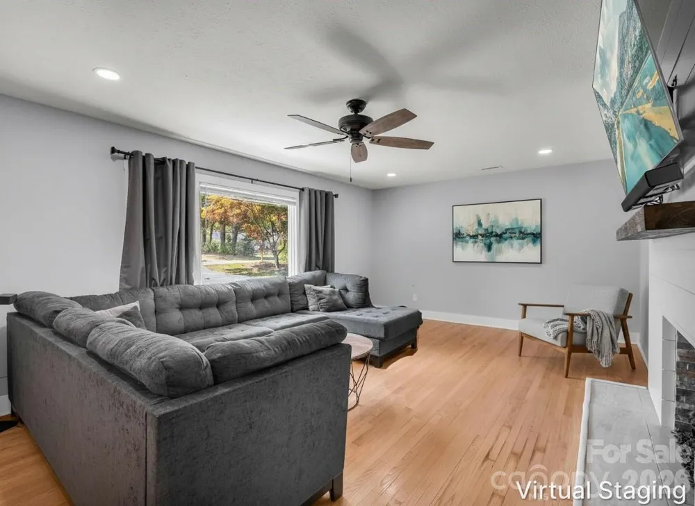 3208 Florida Drive Hendersonville, NC 28792