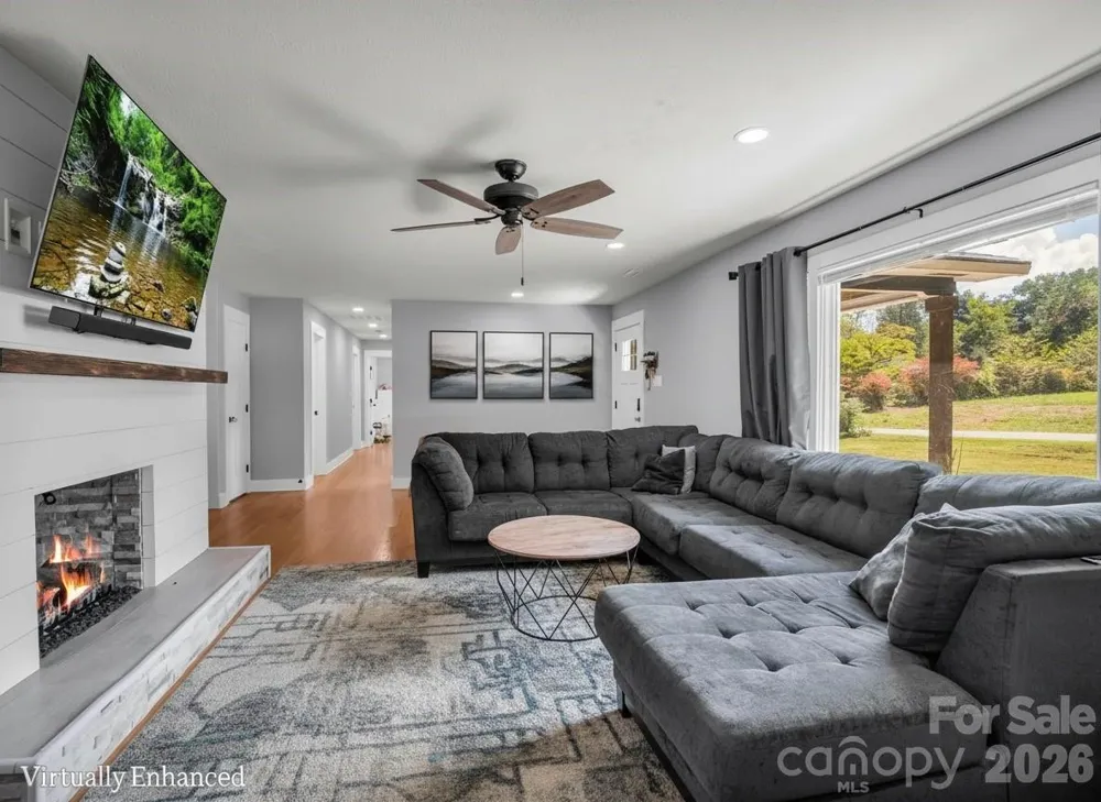 3208 Florida Drive Hendersonville, NC 28792