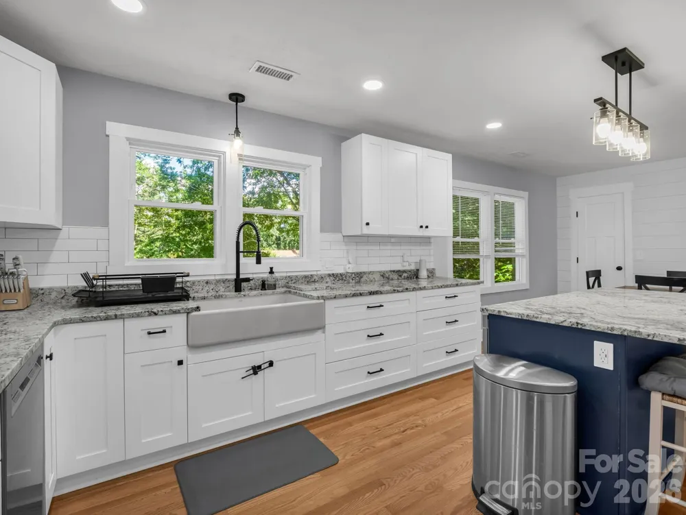 3208 Florida Drive Hendersonville, NC 28792