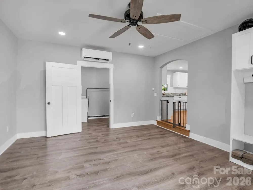 3208 Florida Drive Hendersonville, NC 28792
