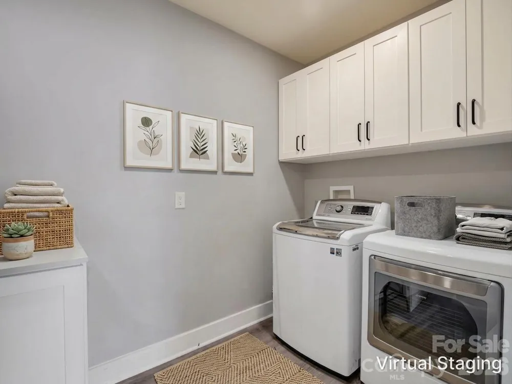 3208 Florida Drive Hendersonville, NC 28792