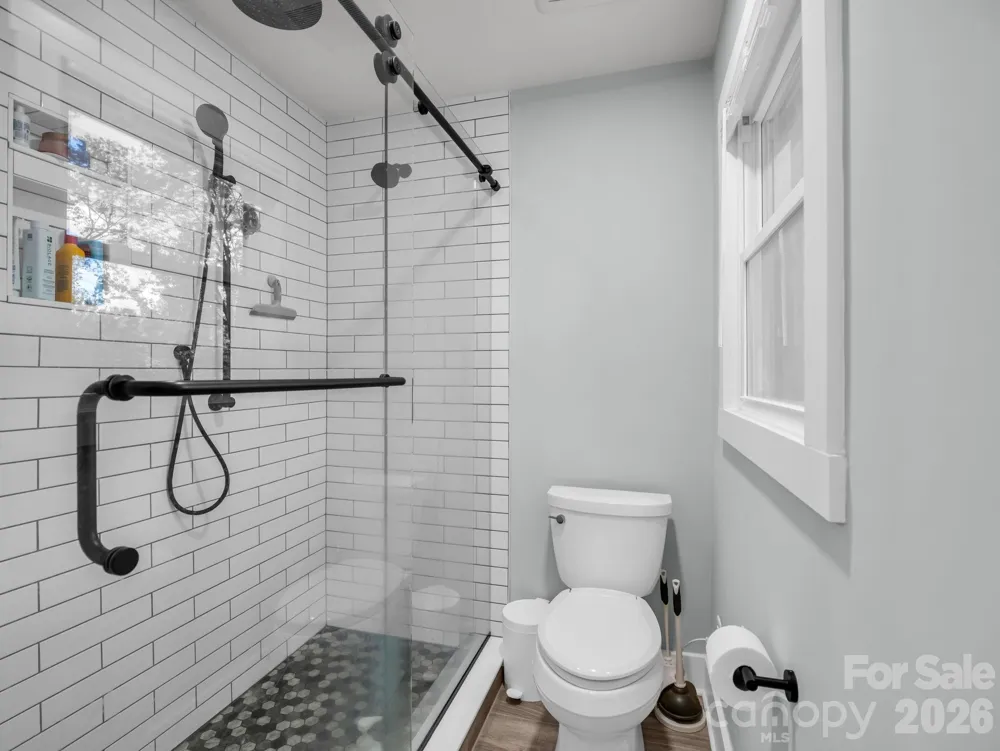 3208 Florida Drive Hendersonville, NC 28792