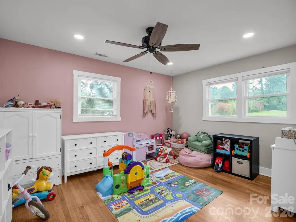 3208 Florida Drive Hendersonville, NC 28792
