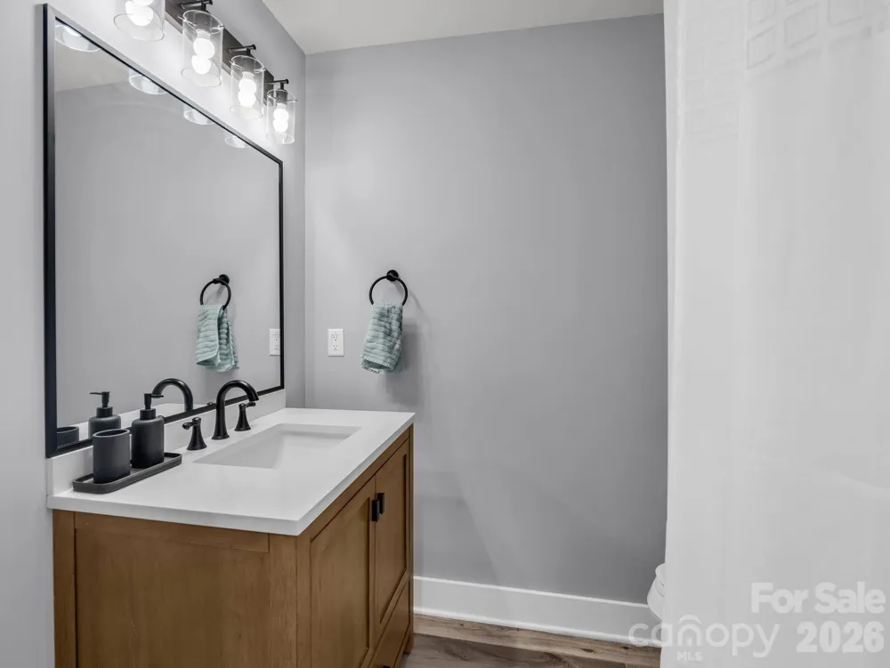 3208 Florida Drive Hendersonville, NC 28792