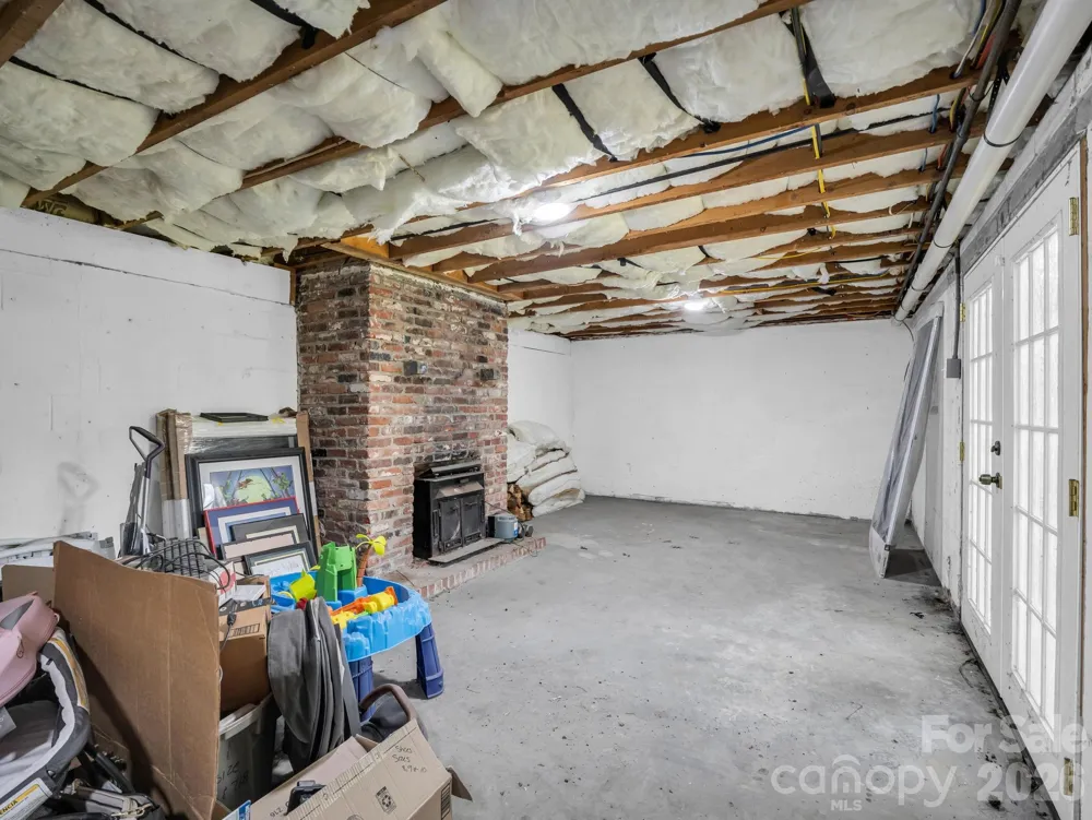 3208 Florida Drive Hendersonville, NC 28792