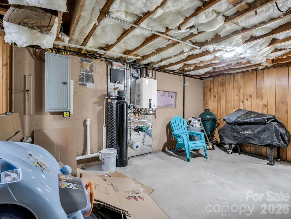 3208 Florida Drive Hendersonville, NC 28792