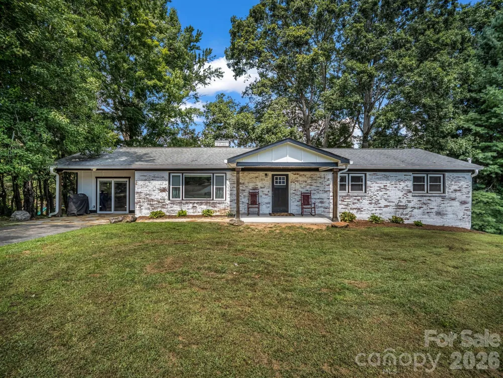 3208 Florida Drive Hendersonville, NC 28792