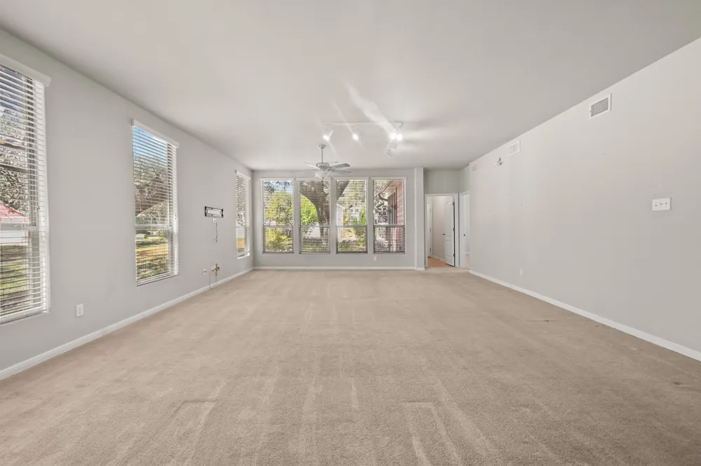 4032 Mather Kyle, TX 78640