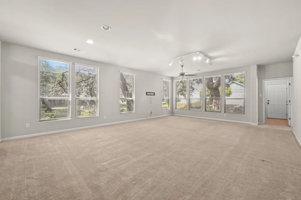 4032 Mather Kyle, TX 78640