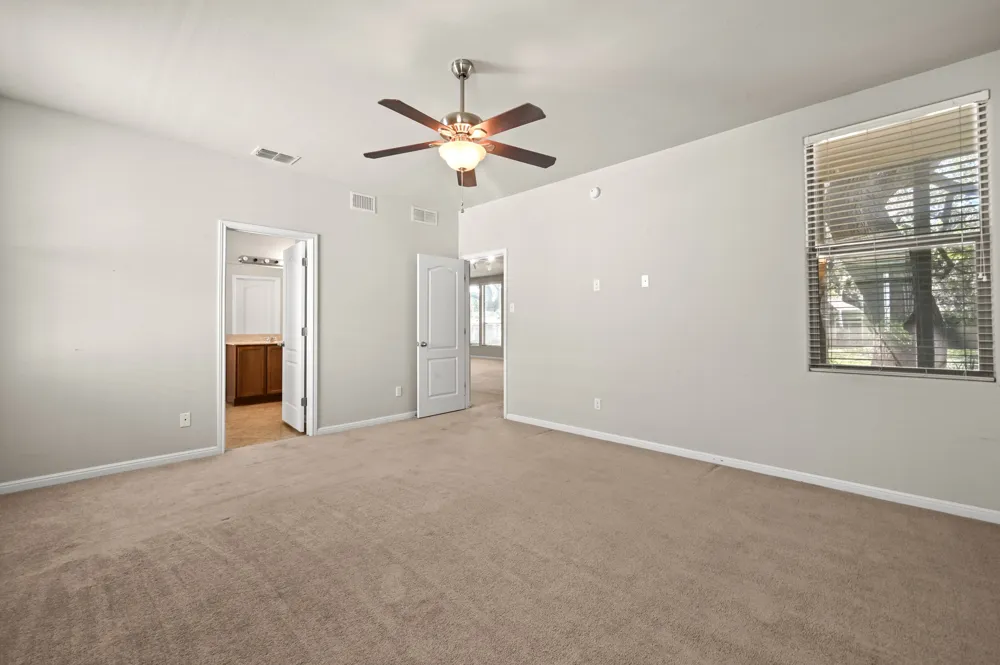 4032 Mather Kyle, TX 78640