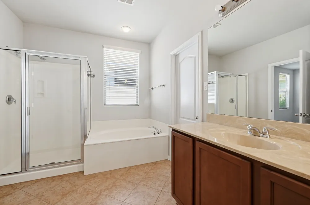 4032 Mather Kyle, TX 78640