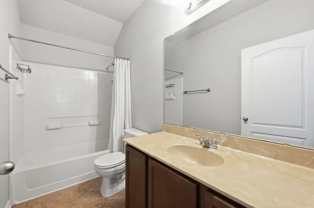 4032 Mather Kyle, TX 78640