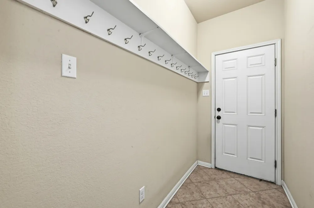 4032 Mather Kyle, TX 78640