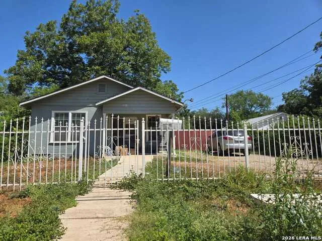 435 Hazel St. San Antonio, TX 78207