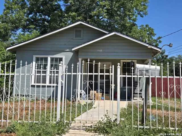 435 Hazel St. San Antonio, TX 78207