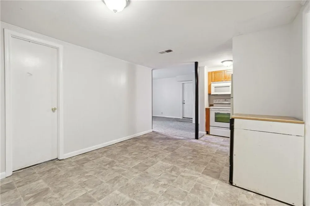 2073 E Roxboro Road NE #B Brookhaven, GA 30324