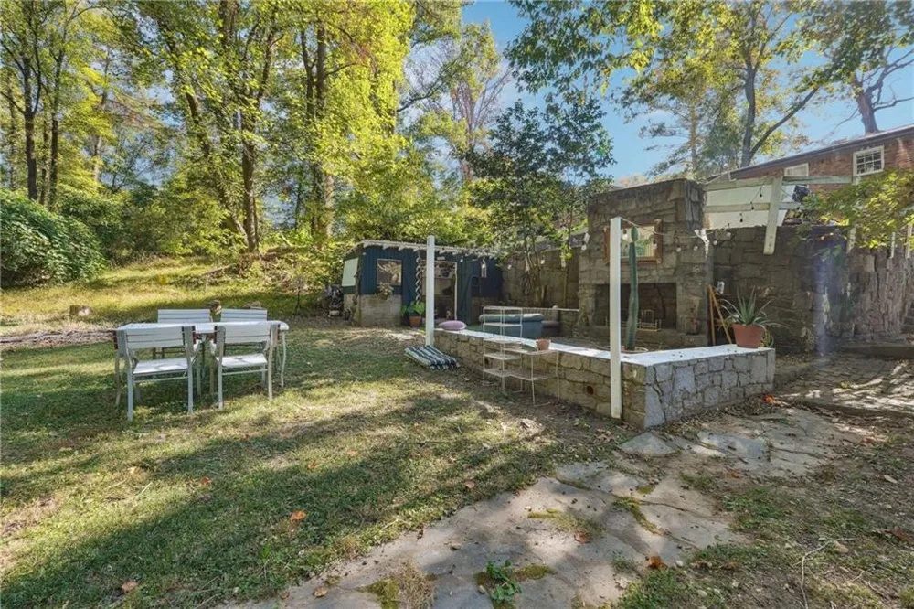 2073 E Roxboro Road NE #B Brookhaven, GA 30324