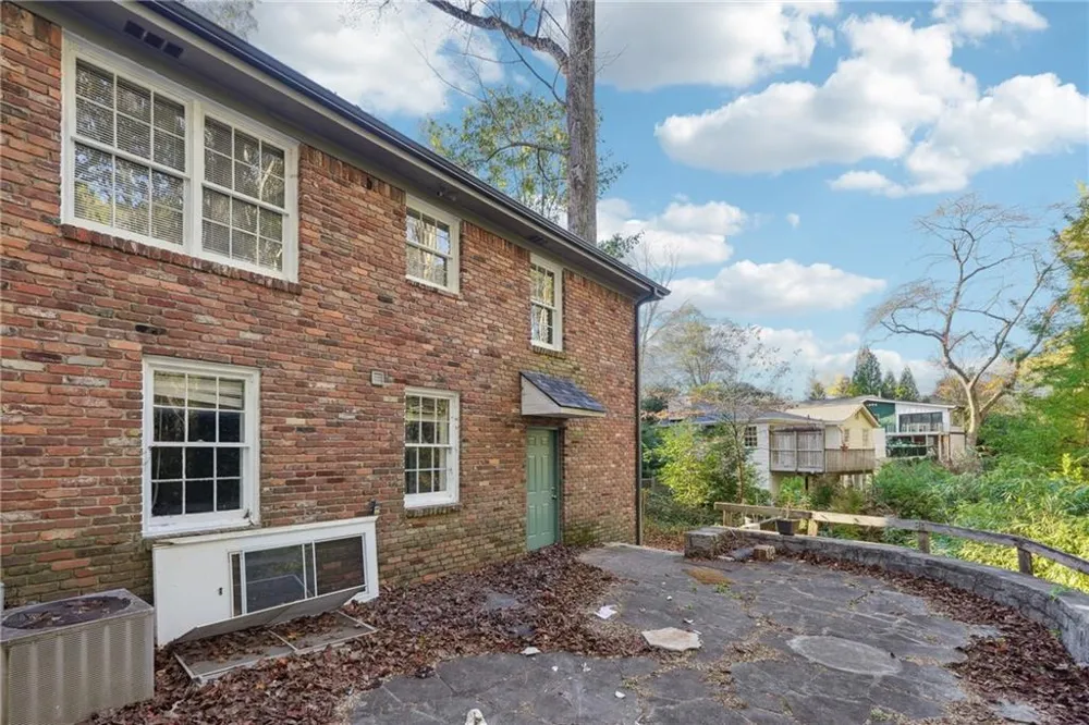 2073 E Roxboro Road NE #B Brookhaven, GA 30324