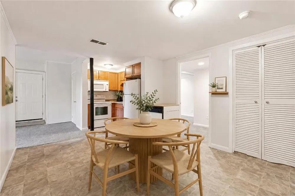 2073 E Roxboro Road NE #B Brookhaven, GA 30324